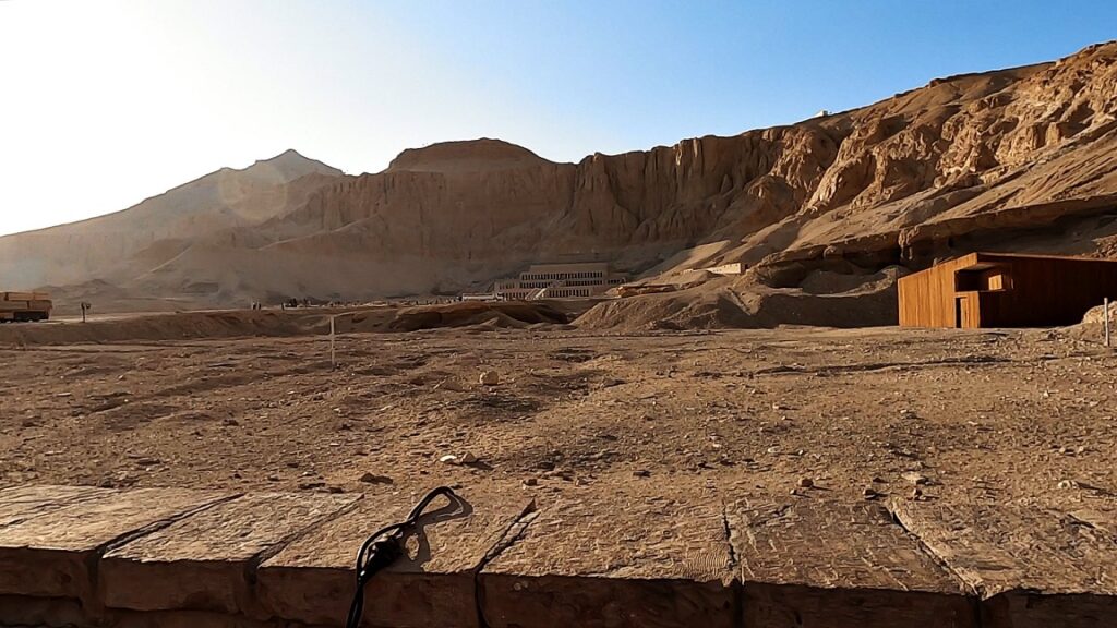 luxor-tagesausflug-hatschesput-tempel