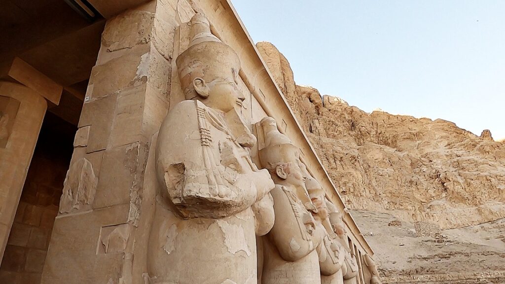 luxor-tagesausflug-hatschesput-tempel-7