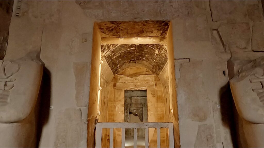 luxor-tagesausflug-hatschesput-tempel-9