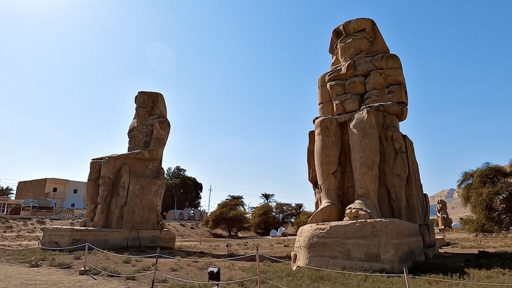 luxor-tagesausflug-memnonkolosse-2