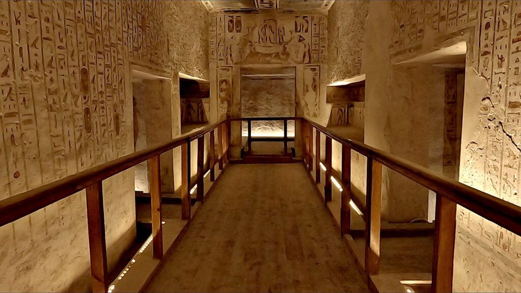 luxor-tagesausflug-tal-der-könige-grabkammer-11