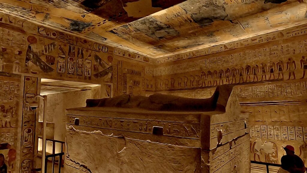 luxor-tagesausflug-tal-der-könige-grabkammer-6