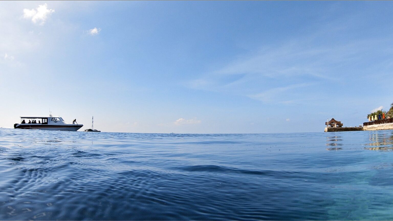 malediven-schnorcheln-ellaidhoo-hausriff-boot