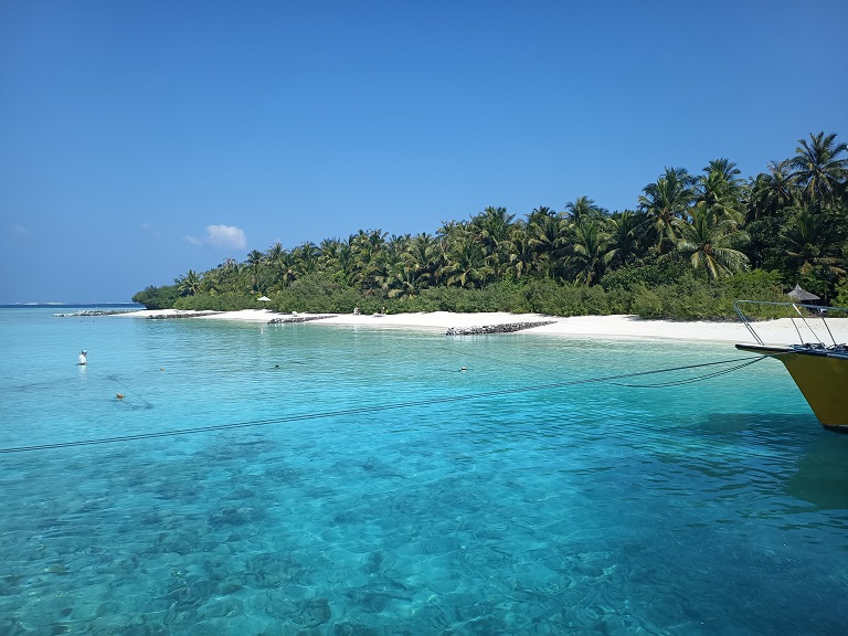 embudu-strand-westseite-1