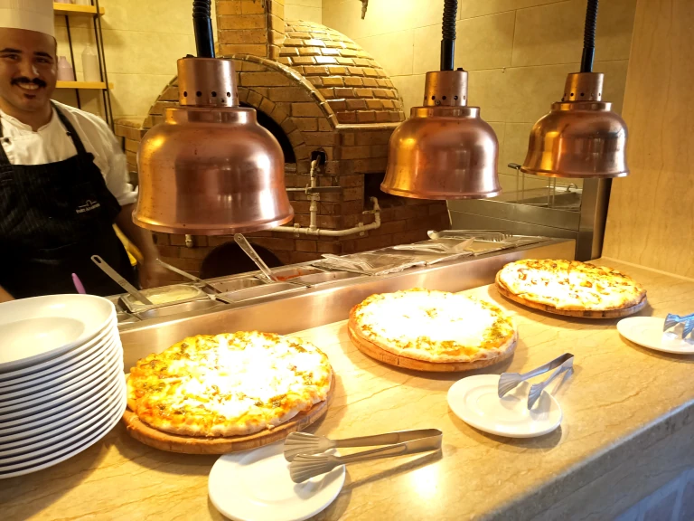 fort-arabesque-resaturant-buffet-pizza-pasta