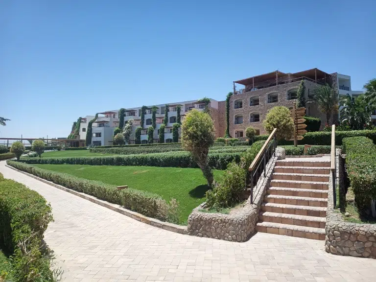 fort-arabesque-west-bay-2