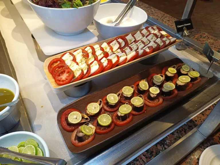 fort-arabesque-west-bay-buffet-8