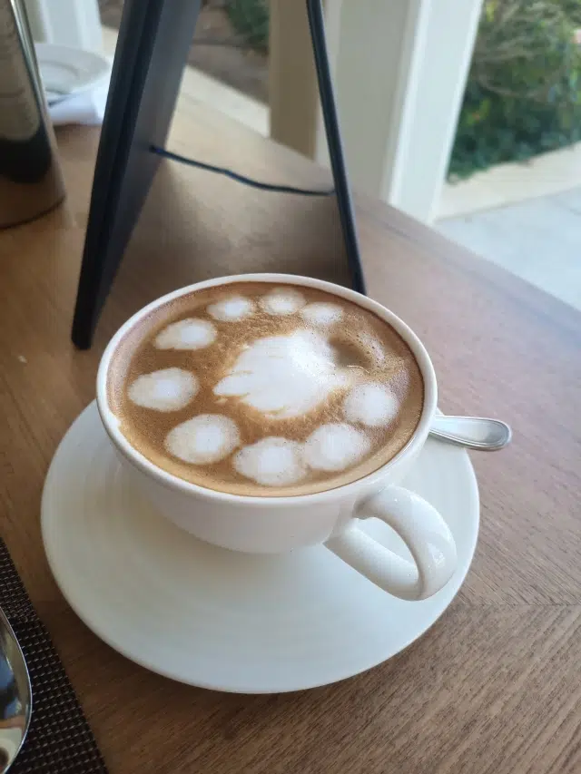 oberoi-sahl-hasheesh-restaurant-frühstück-kaffee-cappuccino
