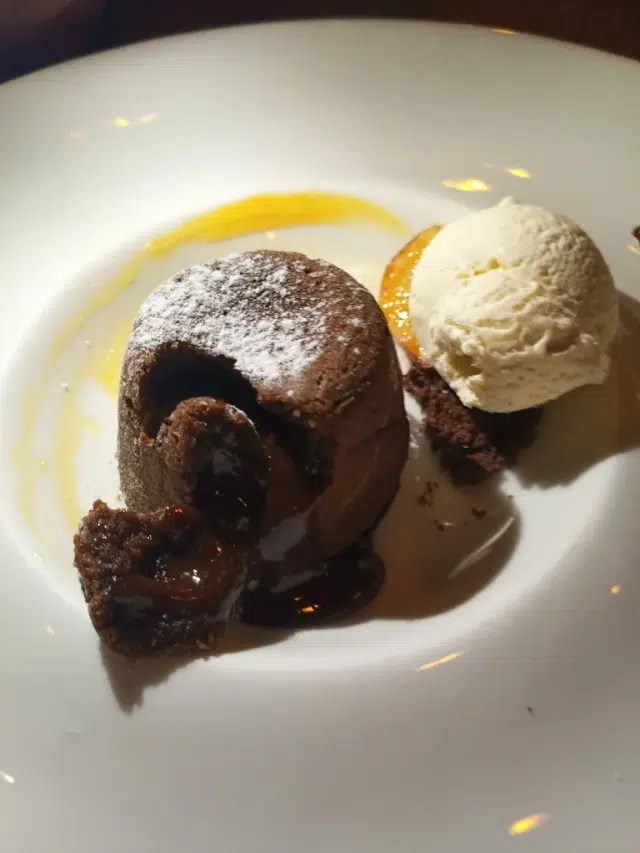 oberoi-sahl-hasheesh-restaurant-desert-lava-cake